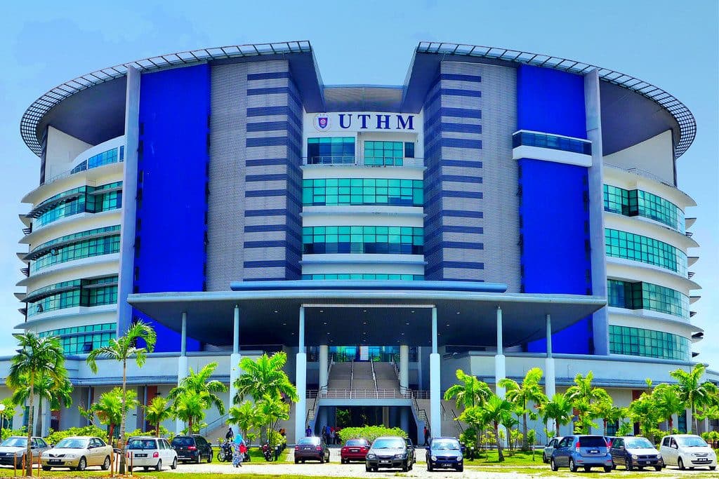 UTHM Library Background